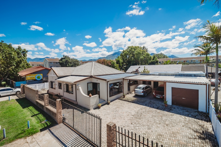 4 Bedroom Property for Sale in George South Western Cape